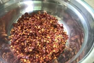 油温80可以泼辣椒,油温80下辣椒面有点苦是怎么回事呢图11