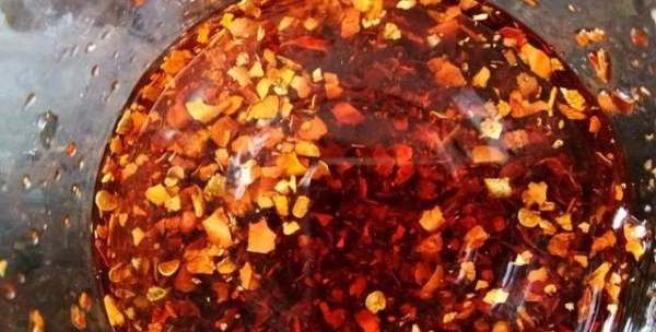 油温80可以泼辣椒,油温80下辣椒面有点苦是怎么回事呢图4