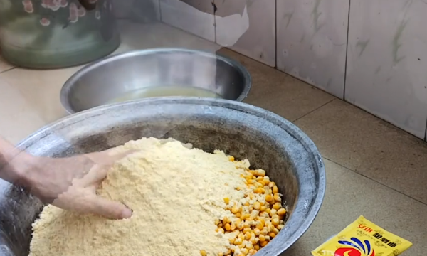 玉米怎么发酵做窝料,甜酒曲玉米窝料的制作方法图11