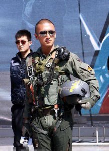 ​军人平头发型图片男(军人短发发型男生)