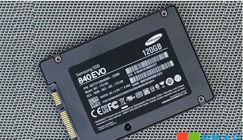 什么叫固态硬盘,什么叫液态硬盘