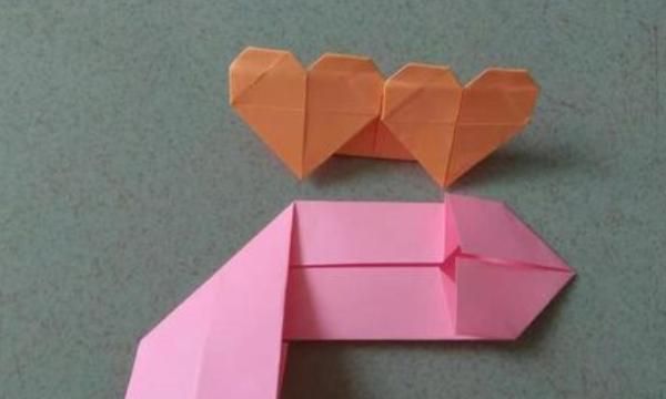 如何折爱心,如何将一张纸叠成一个爱心?图5