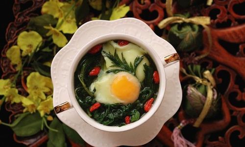 艾蒿煮鸡蛋会吃中毒吗,艾叶煮鸡蛋小孩可以吃