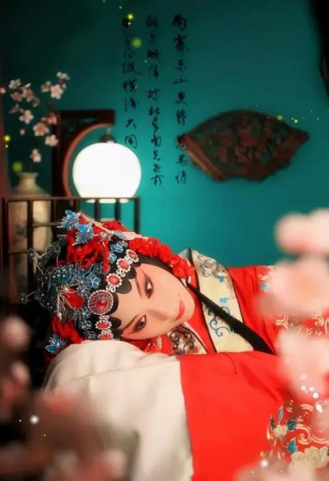 青衣和花旦具体是什么意思