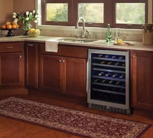 红酒能放在冰箱里面吗