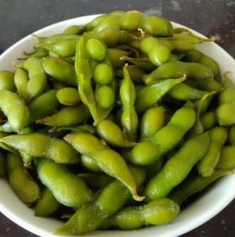 毛豆怎么煮才能保持青色,特别喜欢吃毛豆图1