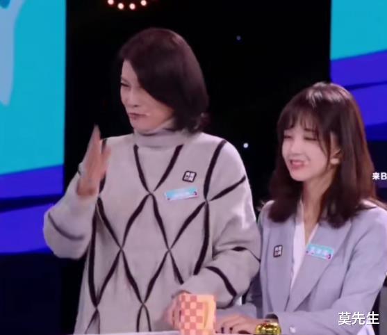 董明珠牵手王冰冰像母女,央视特意给手部特写,这对CP我磕了