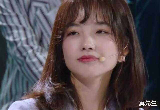 董明珠牵手王冰冰像母女,央视特意给手部特写,这对CP我磕了