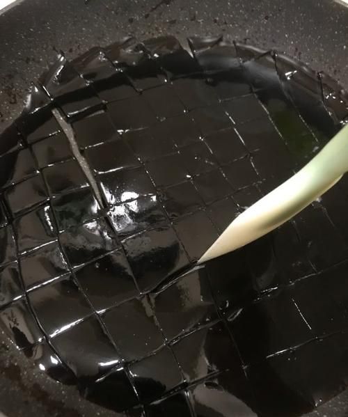 烧仙草为什么要放碱