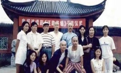 ​还珠格格罕见开机照曝光 赵薇干净范冰冰美艳林心如最潮