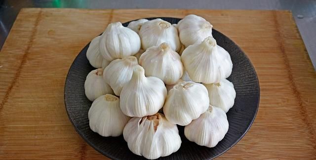 糖蒜怎么腌制，一斤糖蒜怎么腌制？图6