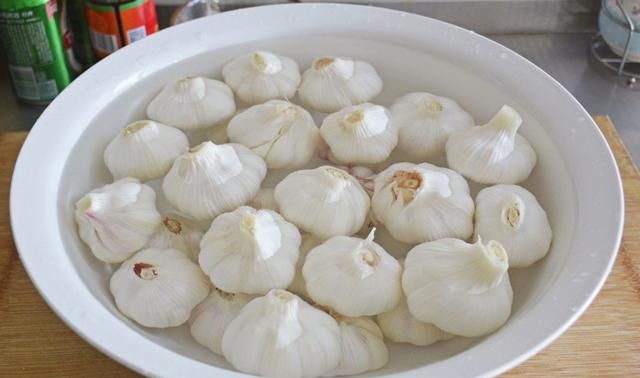 糖蒜怎么腌制，一斤糖蒜怎么腌制？图8