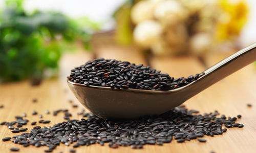 黑糯米怎样煮才软糯,家里每次蒸出来的黑米很硬怎么回事图6