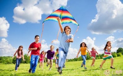 ​怎么放风筝才能飞起来