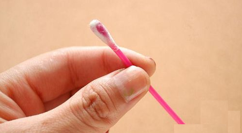 去除指甲油的小妙招,怎样把指甲油弄掉简单图3