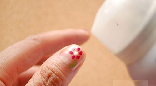 去除指甲油的小妙招,怎样把指甲油弄掉简单图4