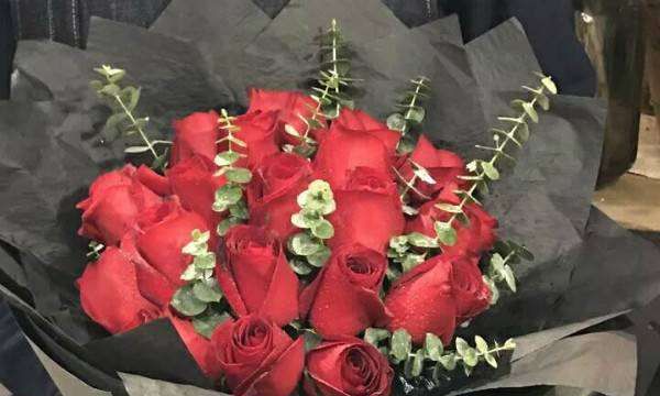 9朵玫瑰花语,红玫瑰9朵花语是什么图5