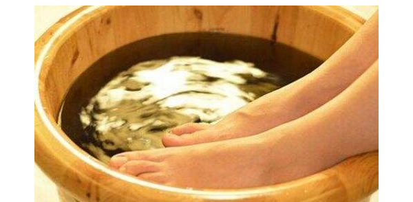 泡脚水可以加生水,洗脚为什么不能加水图4