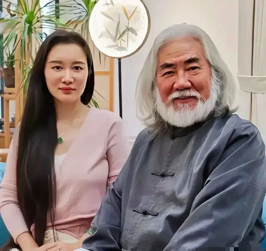 杜星霖:嫁给大31岁的张纪中,婚后连生2胎,我们是真心相爱