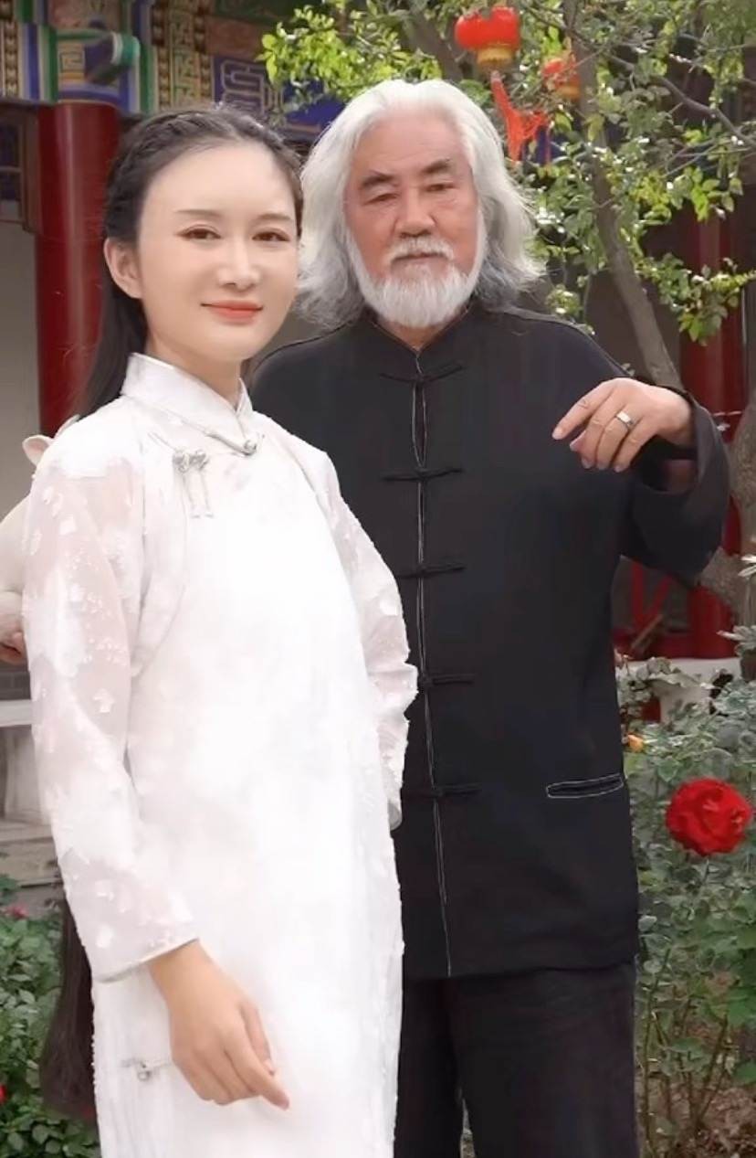 杜星霖:嫁给大31岁的张纪中,婚后连生2胎,我们是真心相爱