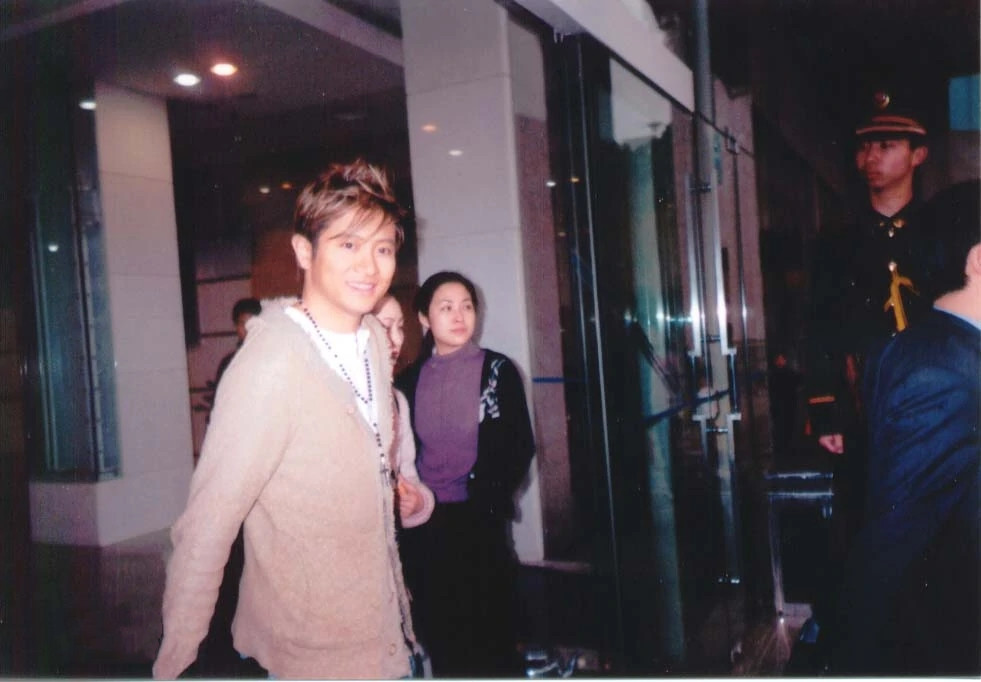 初恋瞿颖，拒绝上春晚，52岁未婚无子，罗中旭如今怎样了？