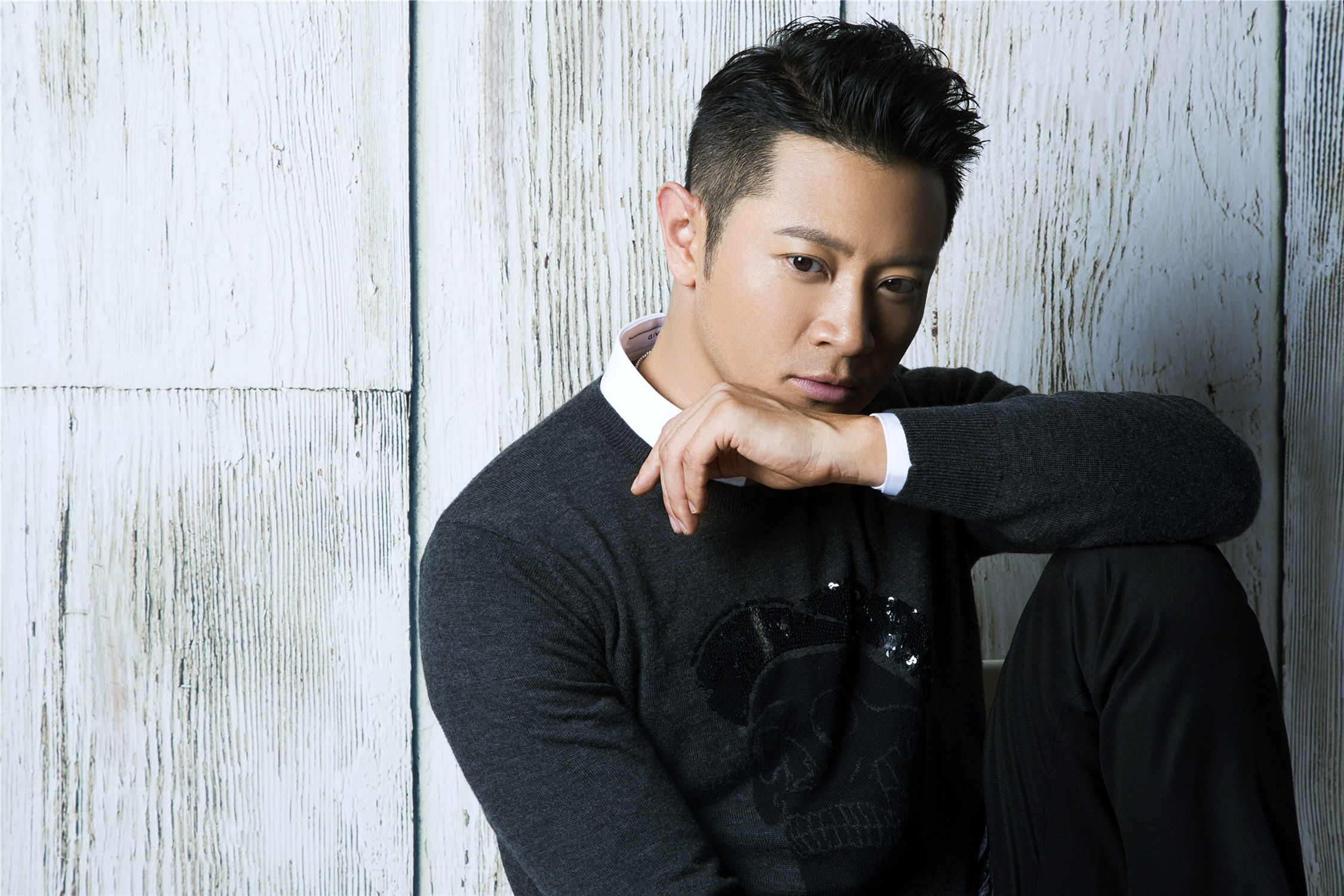 初恋瞿颖，拒绝上春晚，52岁未婚无子，罗中旭如今怎样了？