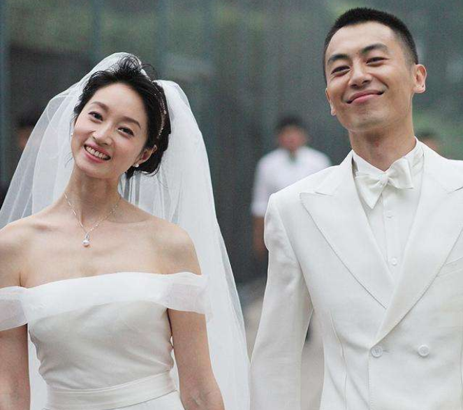 沈佳妮：体操运动员转行当演员，30岁嫁29岁朱亚文生两女被当成宝