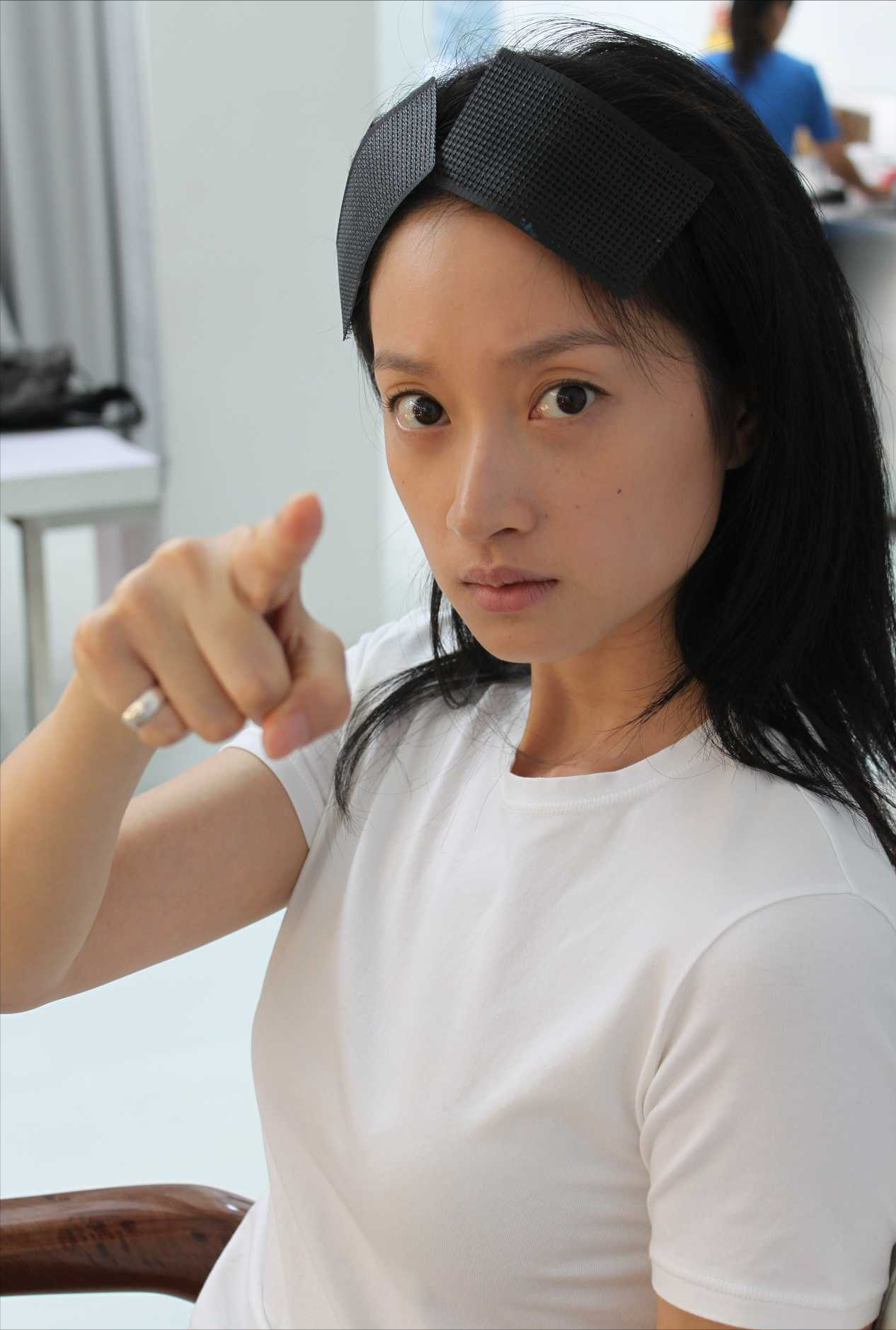 沈佳妮：体操运动员转行当演员，30岁嫁29岁朱亚文生两女被当成宝