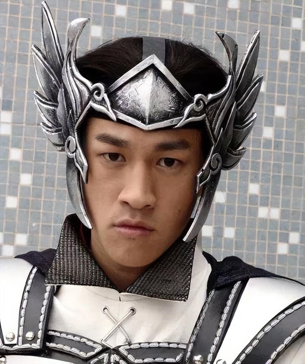 丰富情史的背后，藏着一个自卑的灵魂-何润东个人资料简介