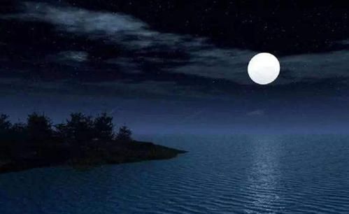 “露从今夜白，月是故乡明”是谁的诗整首诗写什么