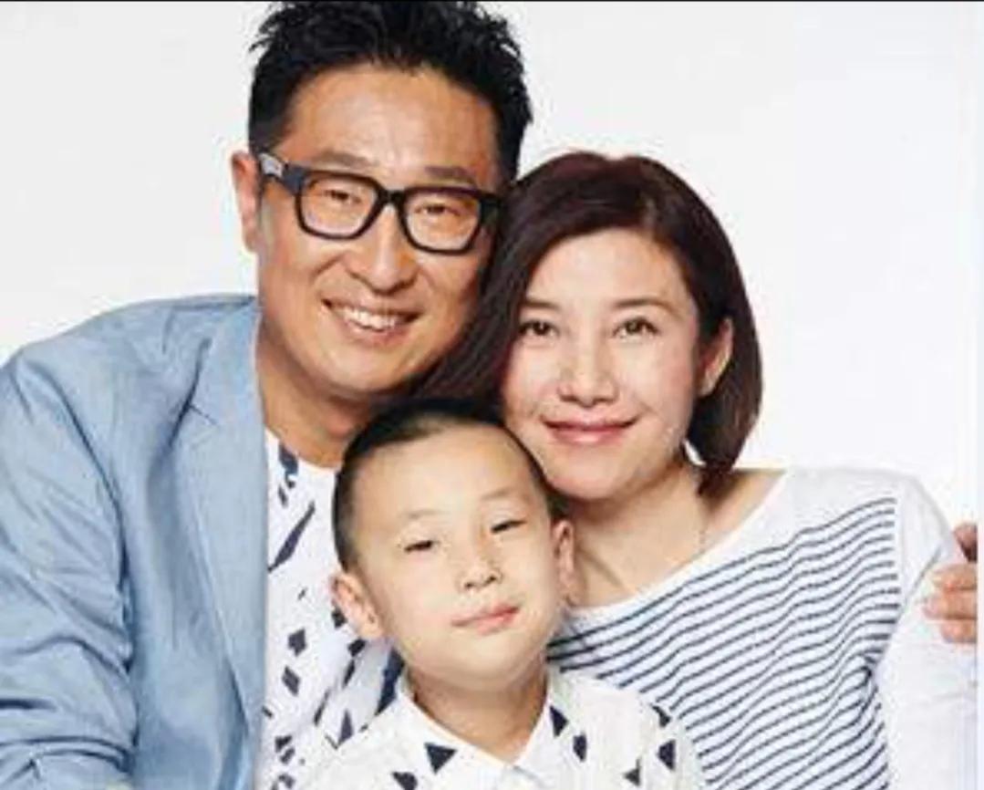 知名演员周冬齐：稀里糊涂嫁给林永健，恩爱18年生一子，幸福美满