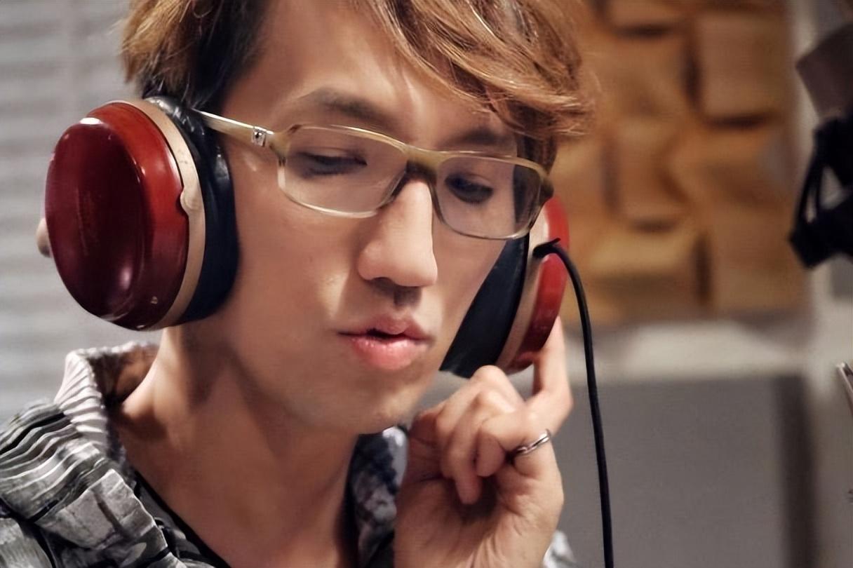 林志炫个人资料简介(林志炫:坚持初心,用心歌唱的情歌王子)