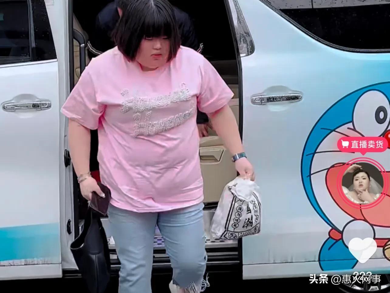 大萌个人资料简介 白小白徒弟大萌即将大婚,一个很高,一个很胖,二人比例严重失调