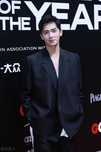 ​颜值与实力并存的演员杨洋个人资料简介