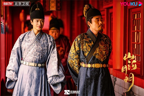 何晟铭个人资料:做个能随时清空的器皿