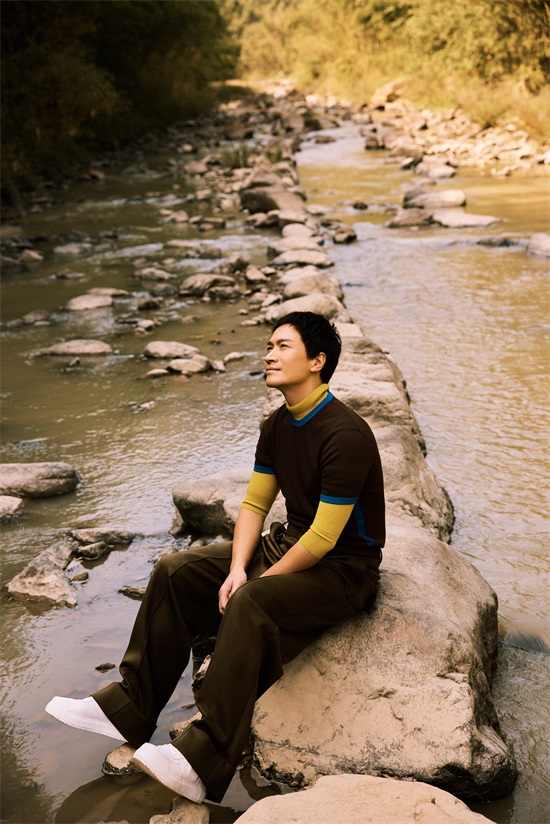 何晟铭个人资料:做个能随时清空的器皿