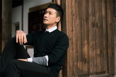 ​何晟铭个人资料：做个能随时清空的器皿