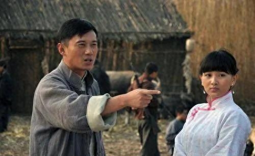 演员徐洪浩个人资料 :娶小10岁妻子,戏里演父女,戏外恩爱惹人羡