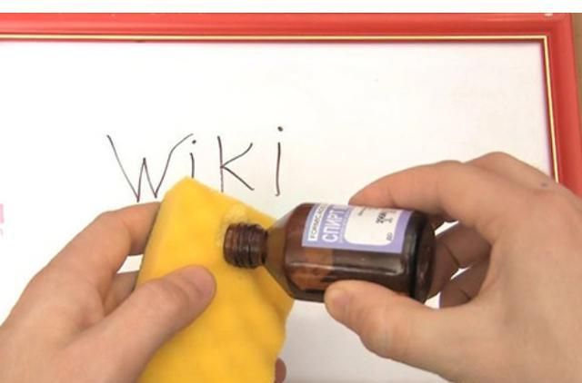 喷酒精后一层白色怎么去除干净