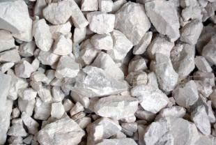 生石灰属于哪些类别的物质?