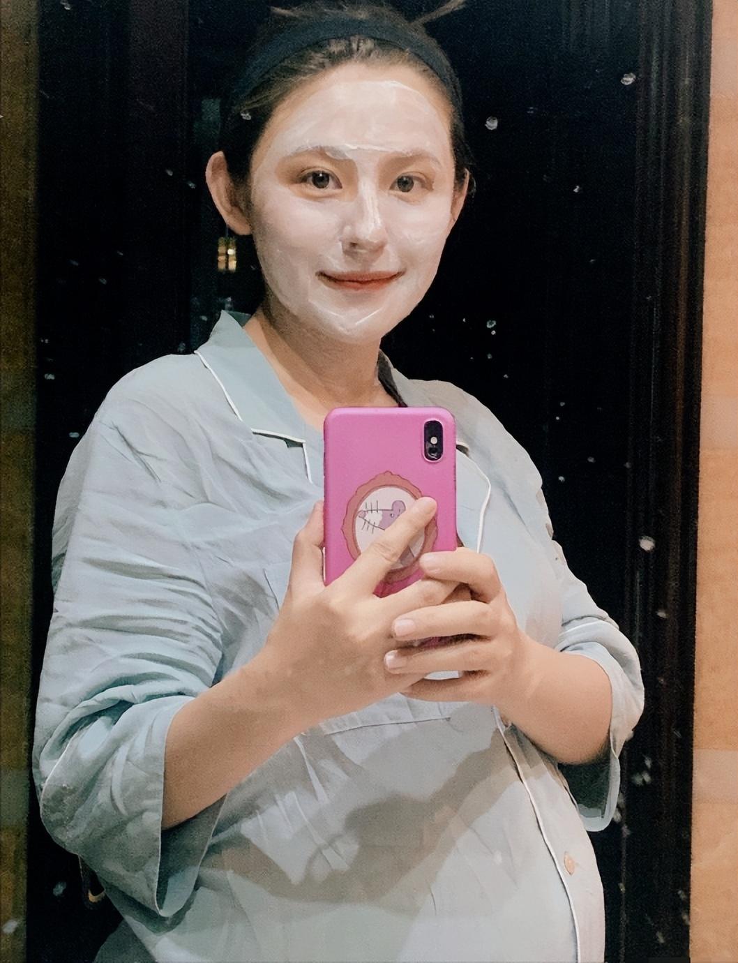 没背景全靠拼的热依扎,用演技被大家认可,如今是36岁单亲妈妈