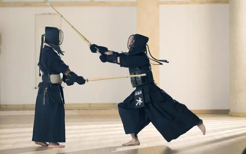 剑圣是谁(去世7年,曾被誉为内地李小龙?“中国最后的剑圣”于承惠的一生)