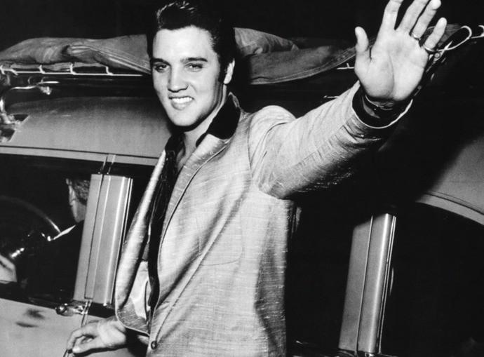 猫王是谁(20岁成名，42岁猝死，被曝睡了3000个女人，猫王的一生传奇又混乱)