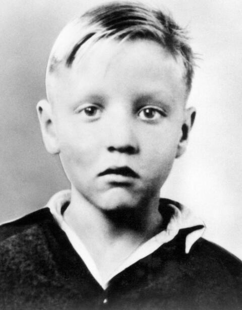 猫王是谁(20岁成名，42岁猝死，被曝睡了3000个女人，猫王的一生传奇又混乱)