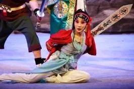 窦娥冤的作者是谁(关汉卿的《窦娥冤》,一波四折,元曲中的最著名悲剧)