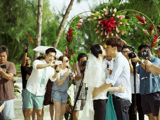 戚薇的“人生图鉴”:事业不被定义,爱情自有天意