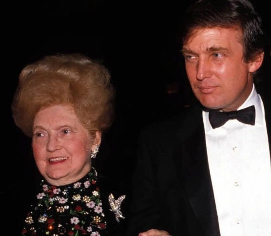 特朗普年轻时:帅气多金,军校里的“大众情人”,自认长得像猫王