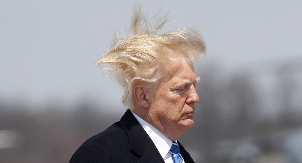 特朗普年轻时:帅气多金,军校里的“大众情人”,自认长得像猫王