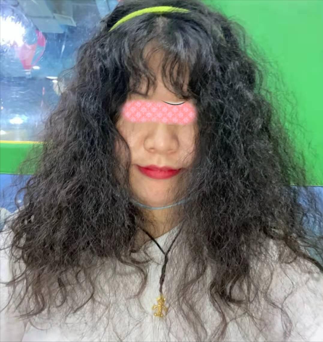 头发烫发炸毛了怎么办(刚烫的头发太炸太蓬松怎么办)