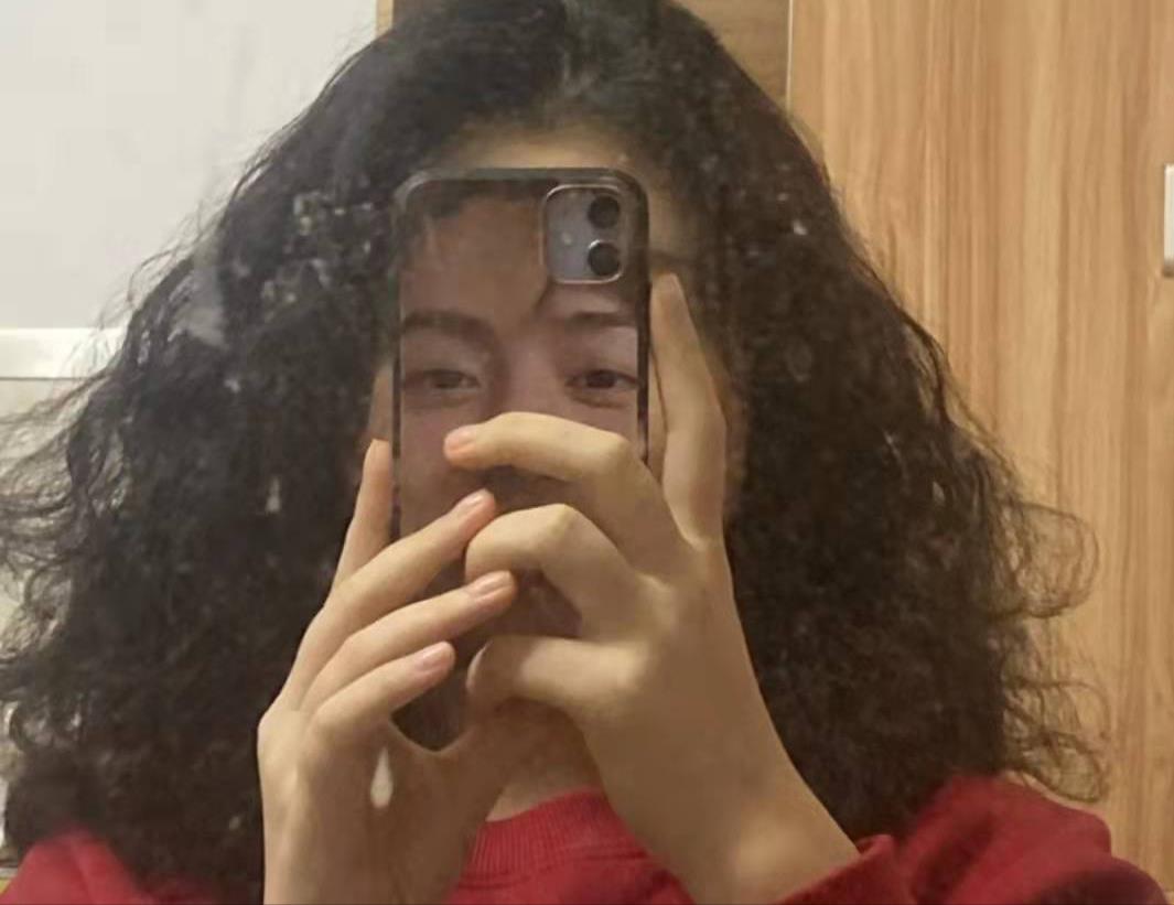 头发烫发炸毛了怎么办(刚烫的头发太炸太蓬松怎么办)